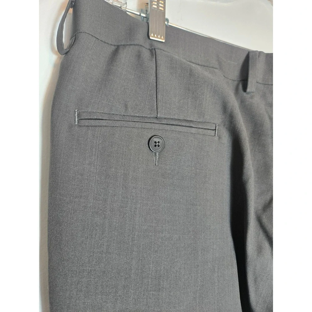 Haggar Men 40x32 Premium Flex Straight Fit Dress Pants Dark Grey Stretch HD70000